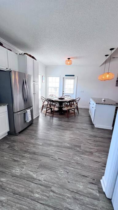 Walk To The Beach-Sleeps 10 And Golfcart Миртл-Бич Экстерьер фото